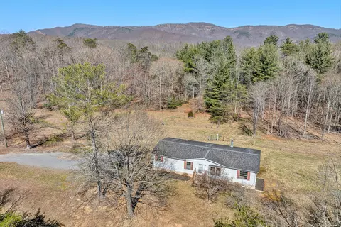 1155 Stonewall Rd, Blue Ridge, VA 24064