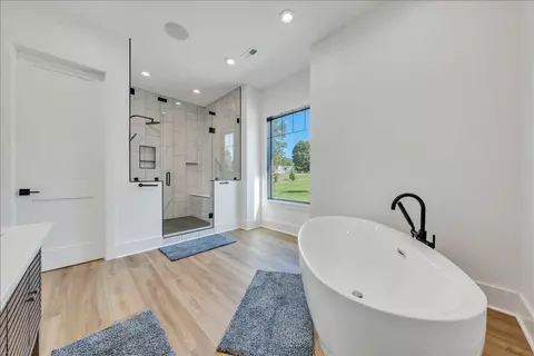 Bath - 176 Three Point Isle Dr, Penhook, VA 24137 photo 2 of 15