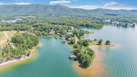 View/Area - 176 Three Point Isle Dr, Penhook, VA 24137 photo 6 of 6
