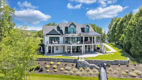 Exterior - 176 Three Point Isle Dr, Penhook, VA 24137 photo 7 of 24