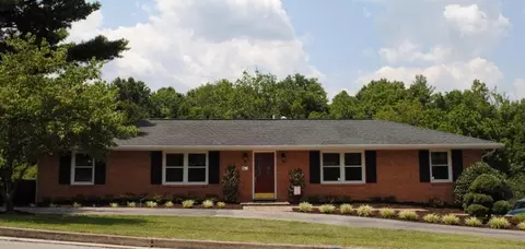 1905 Mcvitty Rd, Salem, VA 24153