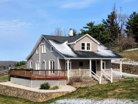 8360 Deer Run Dr SE, Copper Hill, VA 24079