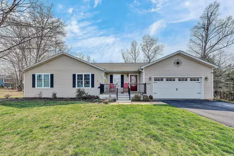 1089 Marie Dr, Huddleston, VA 24104
