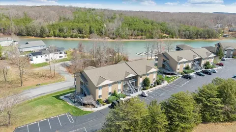 1209 Mariners Way #66, Huddleston, VA 24104