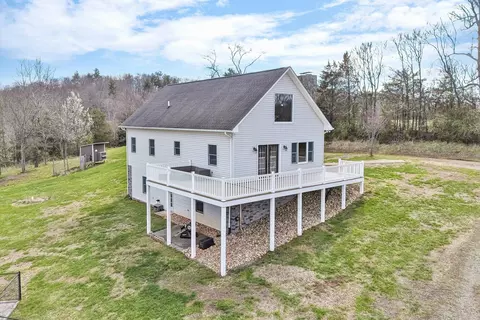 325 Glenwood Dr, Rocky Mount, VA 24151