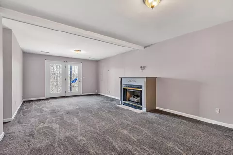Living - 804 Aster St, Roanoke, VA 24019 photo 5 of 5