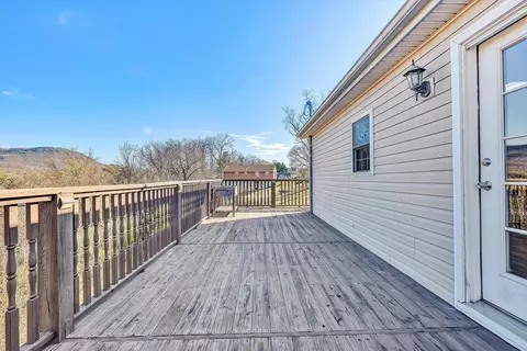 Exterior - 804 Aster St, Roanoke, VA 24019 photo 7 of 9