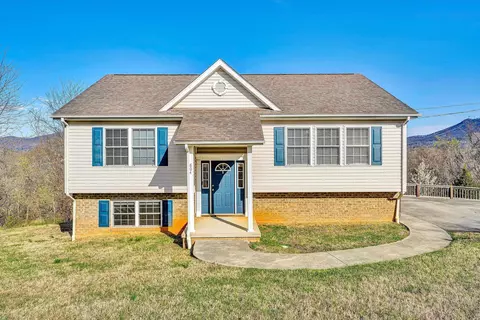 804 Aster St, Roanoke, VA 24019