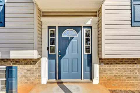 Entry Way - 804 Aster St, Roanoke, VA 24019 photo 1 of 3