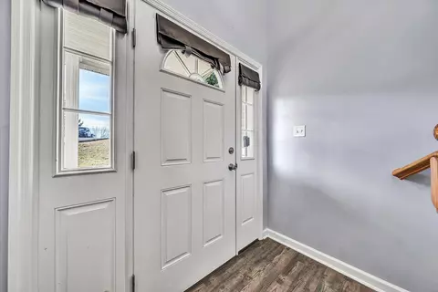 Entry Way - 804 Aster St, Roanoke, VA 24019 photo 2 of 3