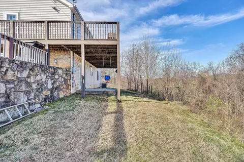 Exterior - 804 Aster St, Roanoke, VA 24019 photo 6 of 9
