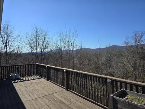 Exterior - 804 Aster St, Roanoke, VA 24019 photo 5 of 9