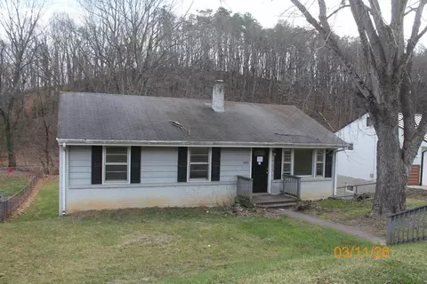1001 Hartsook Blvd SE, Roanoke, VA 24014