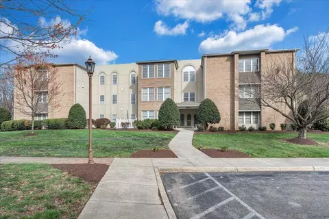 4865 Glen Ivy Ln SW #208, Roanoke, VA 24018