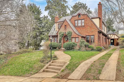 2610 Longview Ave SW, Roanoke, VA 24014