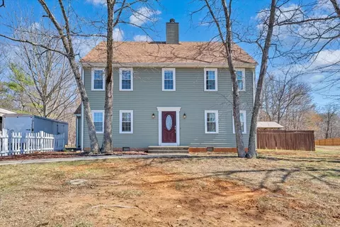 102 Chasewood Ln, Troutville, VA 24175