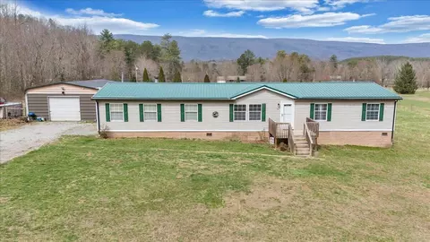 91 Homestead Rd, New Castle, VA 24127