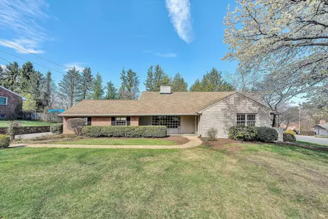 2240 Pommel Dr, Roanoke, VA 24018