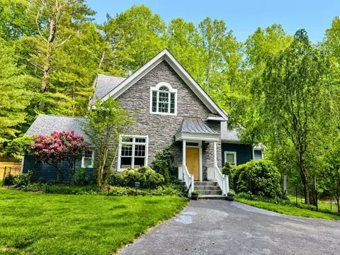 Exterior - 5671 Split Rail Ln, Roanoke, VA 24018 photo 3 of 17