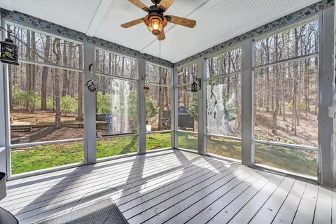 Exterior - 5671 Split Rail Ln, Roanoke, VA 24018 photo 4 of 17