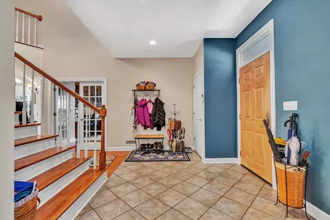 Entry Way - 5671 Split Rail Ln, Roanoke, VA 24018 photo 3 of 7