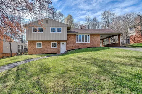 3220 Hartley Cir SW, Roanoke, VA 24018