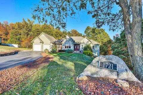1721 Walden Cir, Salem, VA 24153