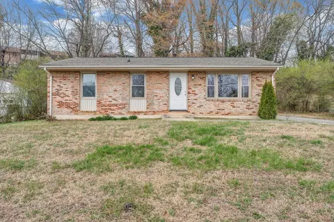 756 Kenyon Rd, Vinton, VA 24179