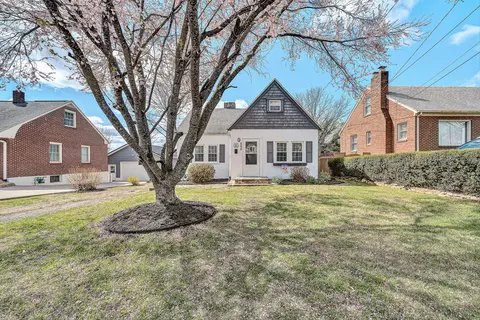 413 N Bruffey St, Salem, VA 24153