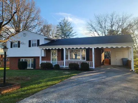 2458 Bermuda Rd NW, Roanoke, VA 24017