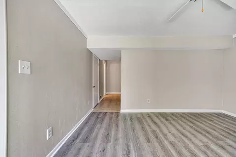 Entry Way - 7311 Maple Ct, Roanoke, VA 24018 photo 7 of 8