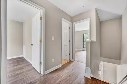 Entry Way - 7311 Maple Ct, Roanoke, VA 24018 photo 5 of 8