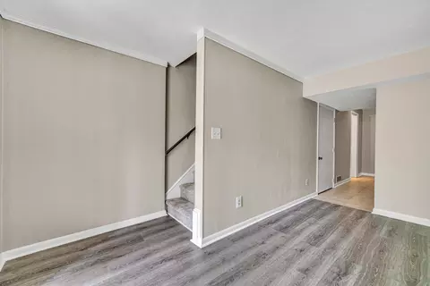 Entry Way - 7311 Maple Ct, Roanoke, VA 24018 photo 6 of 8