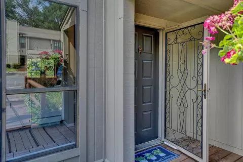 Entry Way - 7311 Maple Ct, Roanoke, VA 24018 photo 1 of 8