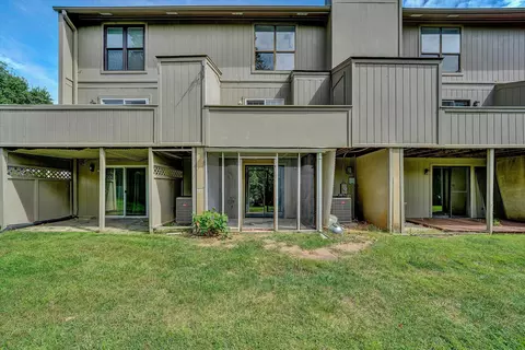 Exterior - 7311 Maple Ct, Roanoke, VA 24018 photo 7 of 10