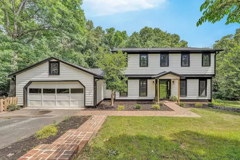 2825 Fairway Forest Dr, Salem, VA 24153