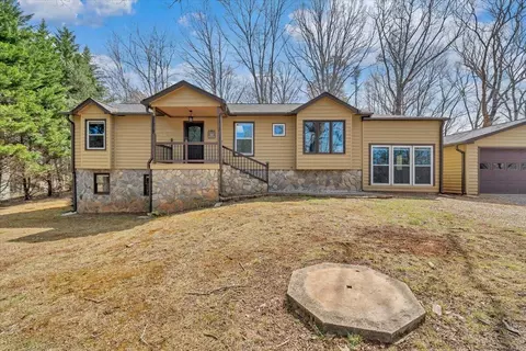 80 Walnut Landing Cir, Hardy, VA 24101