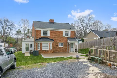 209 E Main St, Fincastle, VA 24090 photo 6