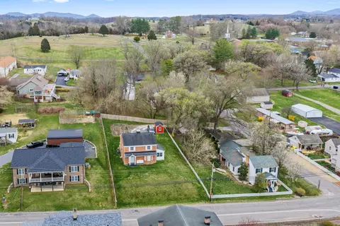 209 E Main St, Fincastle, VA 24090 photo 3