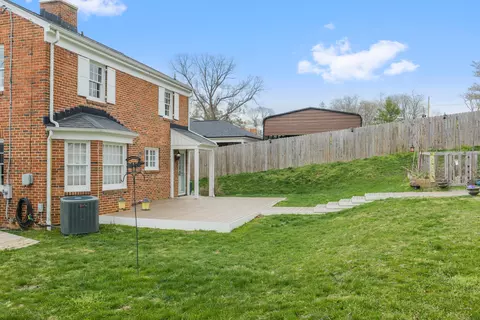 209 E Main St, Fincastle, VA 24090 photo 8