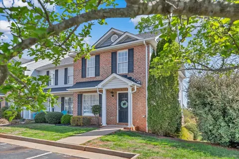 1049 Haymore Dr, Moneta, VA 24121