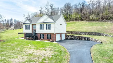 1687 Trinity Rd, Troutville, VA 24175