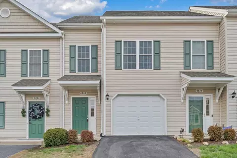 6810 Village Green Dr, Roanoke, VA 24019