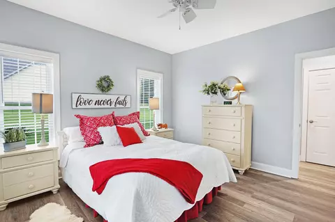 Bedroom - 1058 Eagle Crest Ln, Moneta, VA 24121 photo 15 of 16