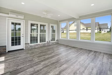 Exterior - 1058 Eagle Crest Ln, Moneta, VA 24121 photo 4 of 10
