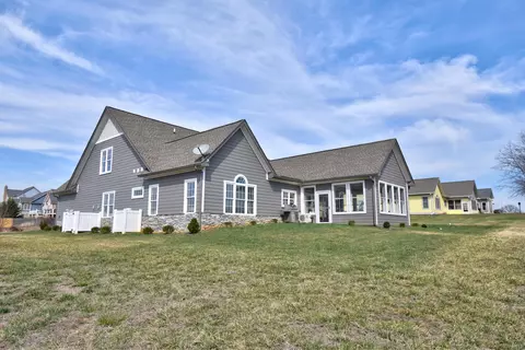 1058 Eagle Crest Ln, Moneta, VA 24121