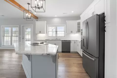 Kitchen - 1058 Eagle Crest Ln, Moneta, VA 24121 photo 4 of 9