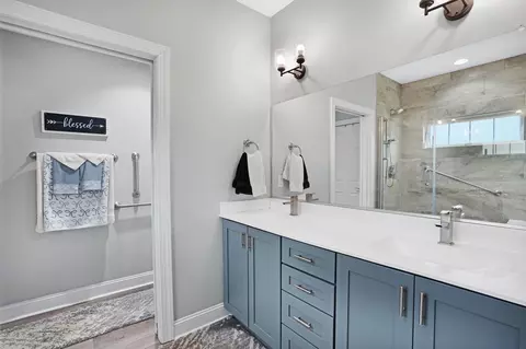 Bath - 1058 Eagle Crest Ln, Moneta, VA 24121 photo 6 of 9