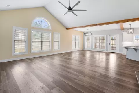 Living - 1058 Eagle Crest Ln, Moneta, VA 24121 photo 2 of 7