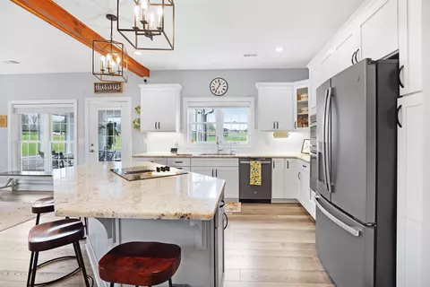 Kitchen - 1058 Eagle Crest Ln, Moneta, VA 24121 photo 8 of 9